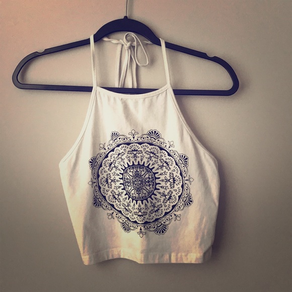 SHEIN Tops - 🌻4 for $20🌻 Aztec design crop top